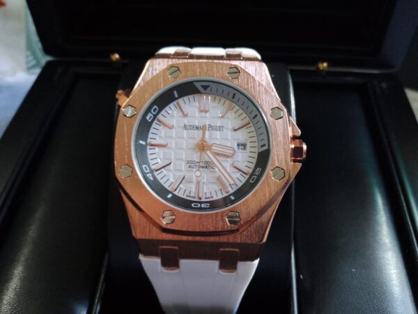 Audemars Piguet Royal Oak Offshore Diver - Imagen 2